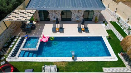Villa Stone Queen